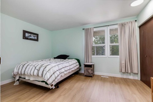 2187 Woodview Drive Sw, Calgary, AB 