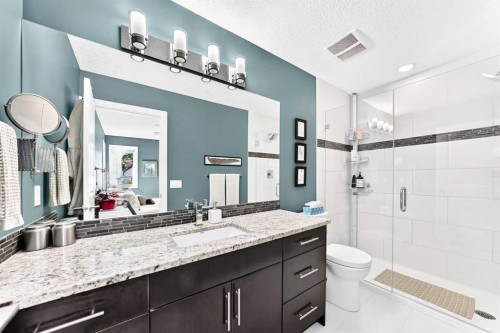 3-309 15 Avenue Ne, Calgary, AB - Indoor Photo Showing Bathroom