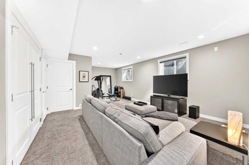 3-309 15 Avenue Ne, Calgary, AB - Indoor