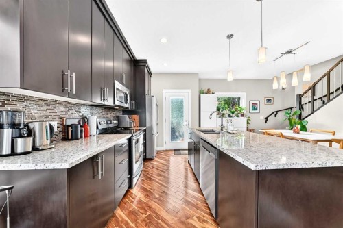 3-309 15 Avenue Ne, Calgary, AB - Indoor Photo Showing Kitchen With Upgraded Kitchen