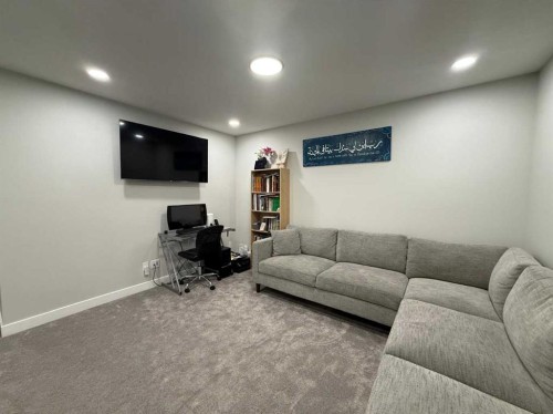 113 Corner Glen Way Ne, Calgary, AB - Indoor