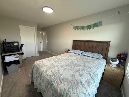 113 Corner Glen Way Ne, Calgary, AB - Indoor Photo Showing Bedroom