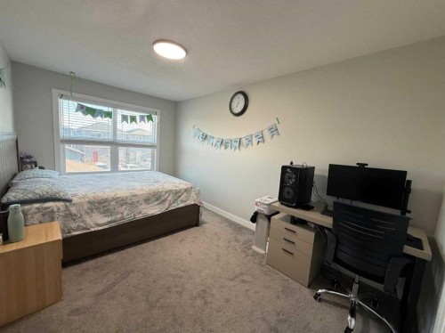 113 Corner Glen Way Ne, Calgary, AB - Indoor Photo Showing Bedroom