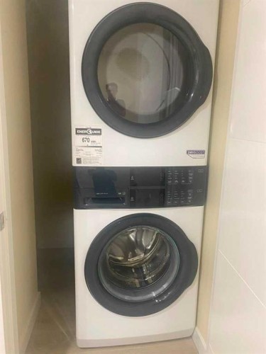 113 Corner Glen Way Ne, Calgary, AB - Indoor Photo Showing Laundry Room