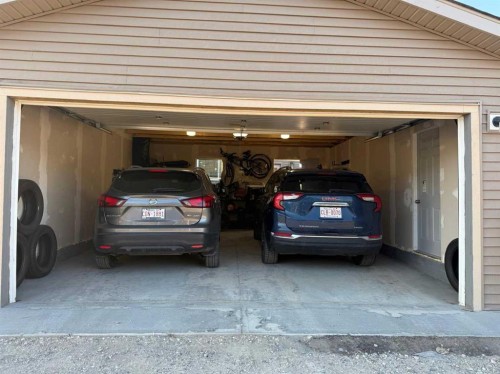 113 Corner Glen Way Ne, Calgary, AB -  Photo Showing Garage