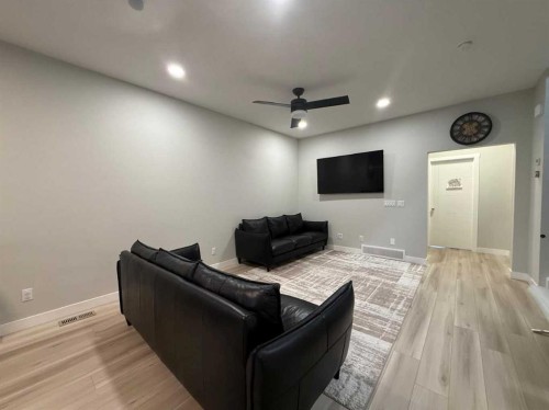 113 Corner Glen Way Ne, Calgary, AB - Indoor