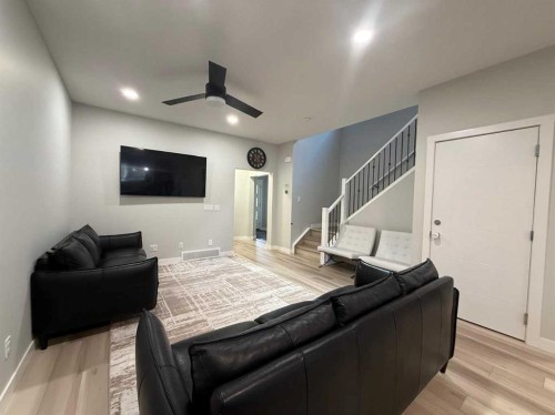 113 Corner Glen Way Ne, Calgary, AB - Indoor