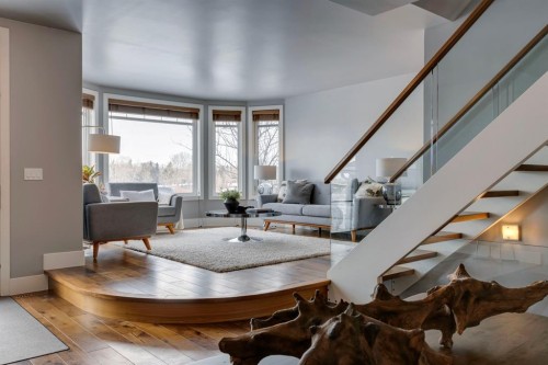 2217 8 Avenue Se, Calgary, AB - Indoor