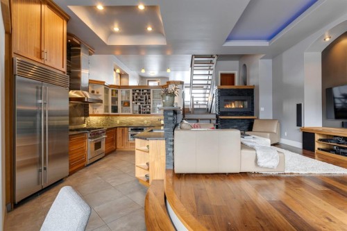 2217 8 Avenue Se, Calgary, AB - Indoor