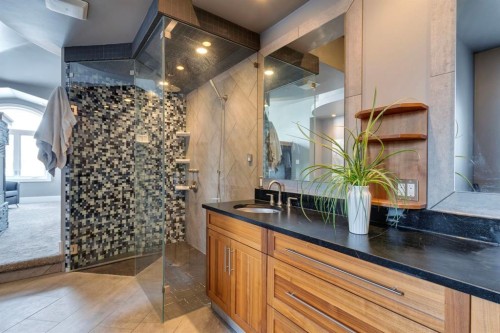 2217 8 Avenue Se, Calgary, AB - Indoor