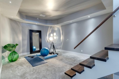 2217 8 Avenue Se, Calgary, AB - Indoor