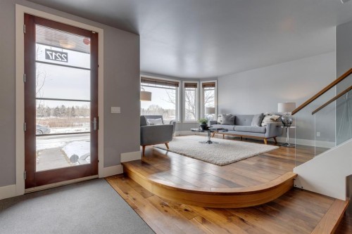 2217 8 Avenue Se, Calgary, AB - Indoor Photo Showing Other Room