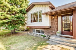 196 Edgedale Way NW Calgary, AB T3A 2P9