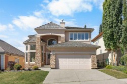 31 Royal Ridge Terrace NW Calgary, AB T3G 5Y9