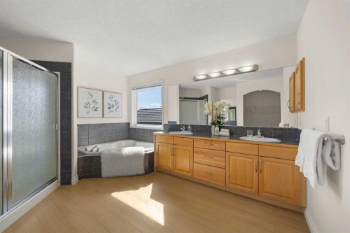 31 Royal Ridge Terrace Nw, Calgary, AB 