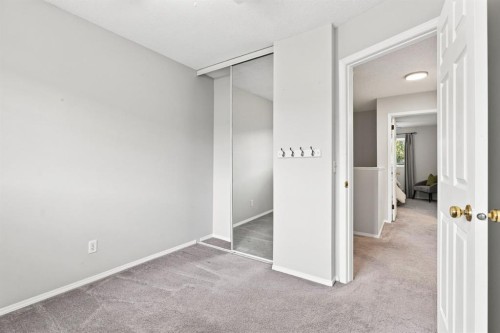 506 Hawkstone Manor Nw, Calgary, AB 