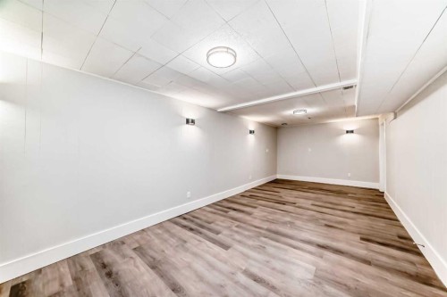 1508 45 Street Se, Calgary, AB - Indoor Photo Showing Other Room