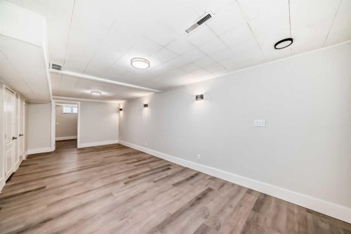1508 45 Street Se, Calgary, AB - Indoor Photo Showing Other Room