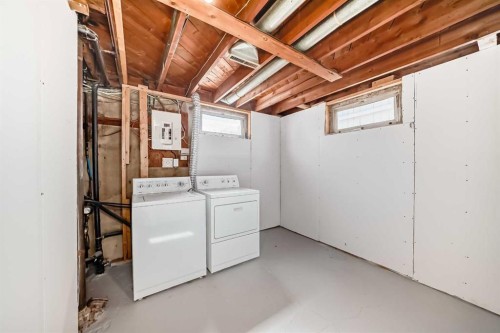 1508 45 Street Se, Calgary, AB - Indoor Photo Showing Laundry Room