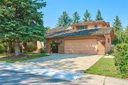 48 OAKMOUNT Way SWCalgary, AB T2V 4Y1