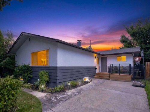 15 Hamlet Road Sw, Calgary, AB 