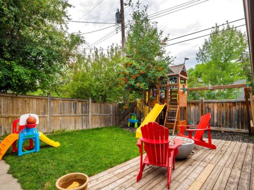15 Hamlet Road Sw, Calgary, AB 