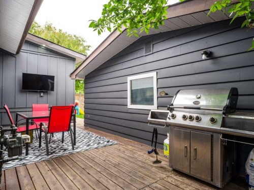 15 Hamlet Road Sw, Calgary, AB 