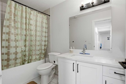 166 Kinniburgh Crescent, Chestermere, AB - Indoor Photo Showing Bathroom