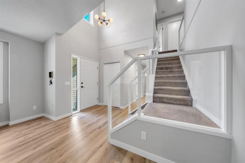 44 Harvest Oak Way Ne, Calgary, AB - Indoor Photo Showing Other Room