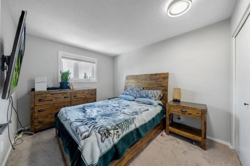 44 Harvest Oak Way Ne, Calgary, AB - Indoor Photo Showing Bedroom