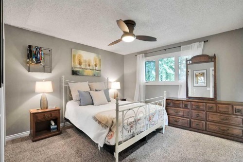 35 Queen Isabella Close Se, Calgary, AB 