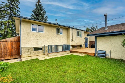 35 Queen Isabella Close Se, Calgary, AB 