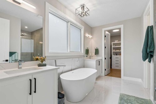 13 Sunvalley View, Cochrane, AB - Indoor Photo Showing Bathroom