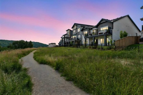 13 Sunvalley View, Cochrane, AB - Outdoor