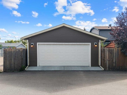 327 Shawbrooke Circle Sw, Calgary, AB 