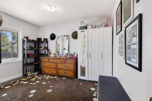 809 68 Avenue Sw, Calgary, AB - Indoor