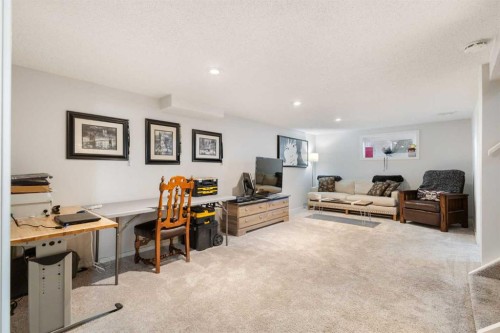 809 68 Avenue Sw, Calgary, AB - Indoor