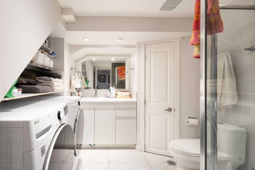 809 68 Avenue Sw, Calgary, AB - Indoor
