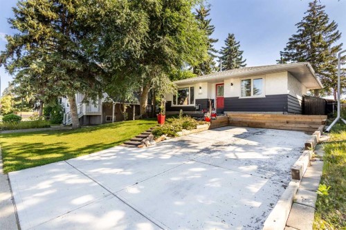809 68 Avenue Sw, Calgary, AB - Outdoor