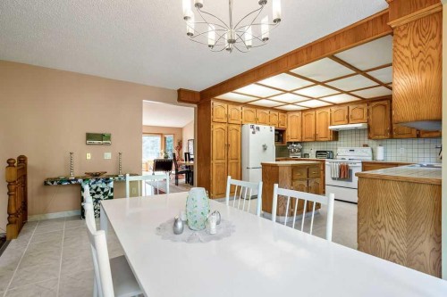 208 Hawkview Manor Place Nw, Calgary, AB - Indoor
