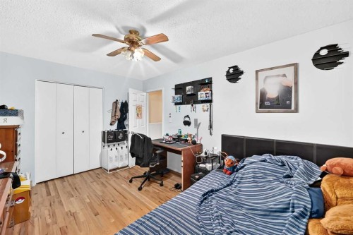 44-4936 Dalton Drive Nw, Calgary, AB - Indoor Photo Showing Bedroom