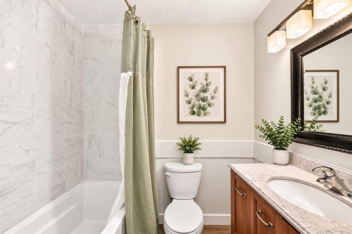 44-4936 Dalton Drive Nw, Calgary, AB - Indoor Photo Showing Bathroom