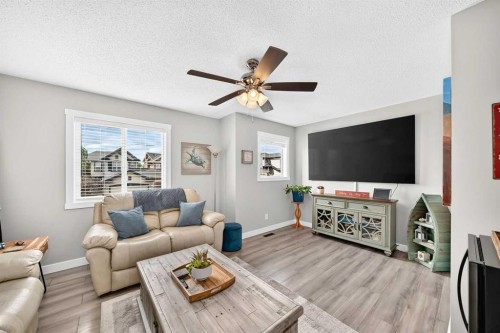 125 Ranch Rise, Strathmore, AB - Indoor Photo Showing Living Room