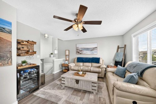 125 Ranch Rise, Strathmore, AB - Indoor Photo Showing Living Room