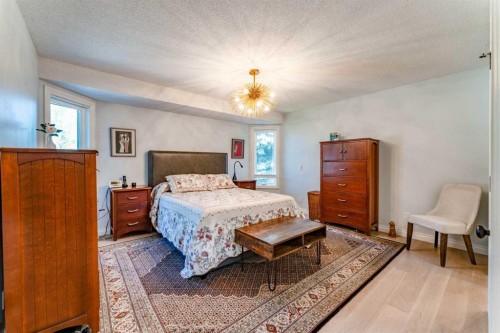 150 Oakbriar Close Sw, Calgary, AB 