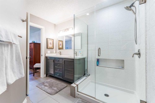 150 Oakbriar Close Sw, Calgary, AB 