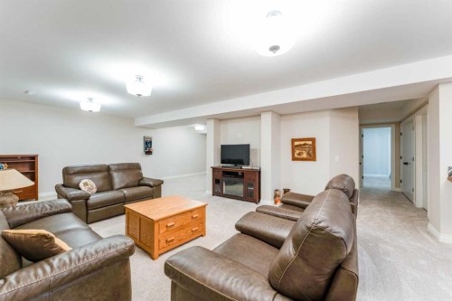 150 Oakbriar Close Sw, Calgary, AB 