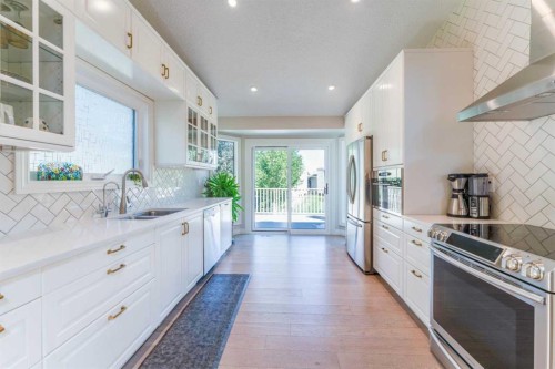 150 Oakbriar Close Sw, Calgary, AB 