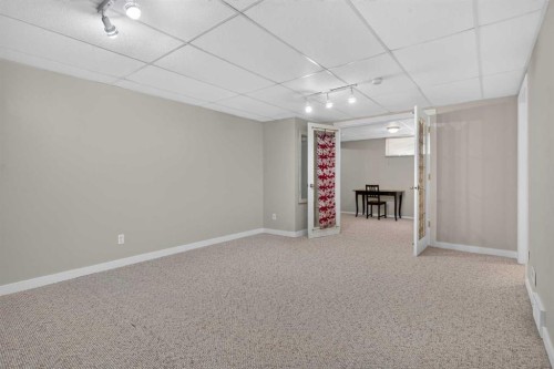 292 Silver Brook Way Nw, Calgary, AB - Indoor Photo Showing Other Room