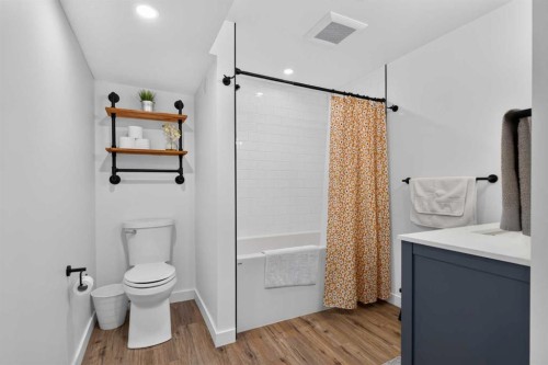 292 Silver Brook Way Nw, Calgary, AB - Indoor Photo Showing Bathroom